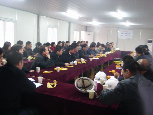 南京棲霞區(qū)馬群街道辦到我公司進(jìn)行了考察，開展了有關(guān)科學(xué)發(fā)展觀的研討會
